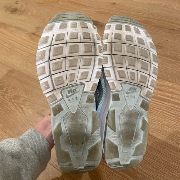 Nike • Air Max Sneaker - Picture 7 of 8